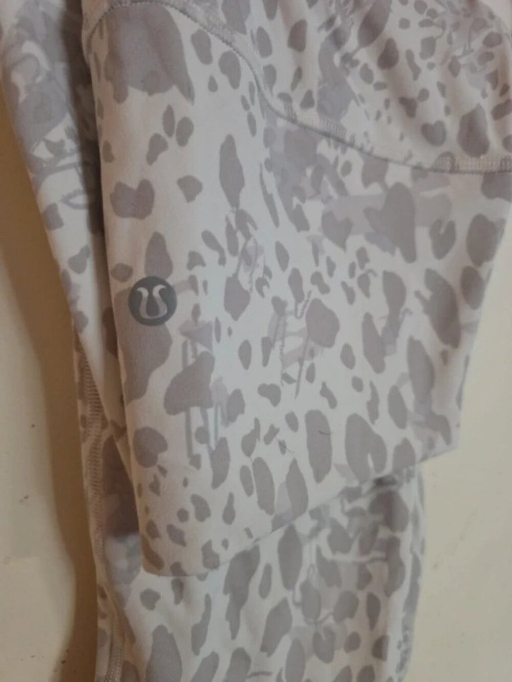 Lululemon - Picture 2 of 3